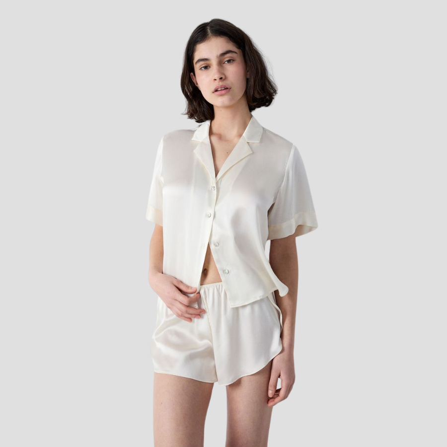 Ensemble de nuit chemise et short en satin blanc